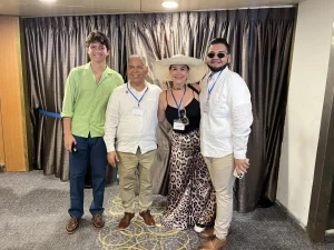 Comunidad UTeM visita la exposición “Un mensaje a la humanidad” en el barco La Paz 2025 visita barco de la paz utem 2025 (5)