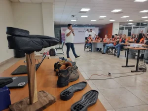 UTeM imparte taller de Despacho Aduanero a estudiantes de la Universidad Tecnológica de Nayarit 2025 taller arancelario (4)