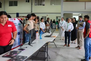 Rector de la UTeM recibe al Director General de ASIPONA Manzanillo en visita institucional 2025 visita del almirante (3)
