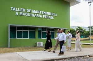 Rector de la UTeM recibe al Director General de ASIPONA Manzanillo en visita institucional 2025 visita del almirante (9)