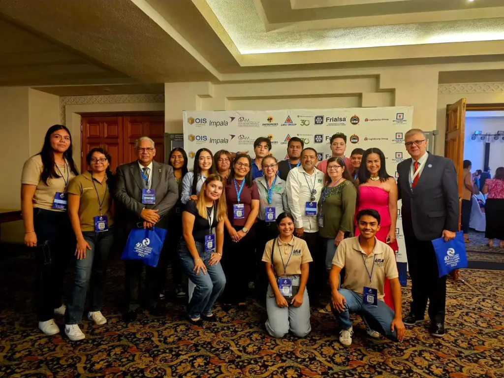 UTeM Participa en el Congreso Aduanal Internacional y fortalece la formación profesional de su comunidad estudiantil 2025 representatividad congreso aduanal internacional utem 2025 (1)