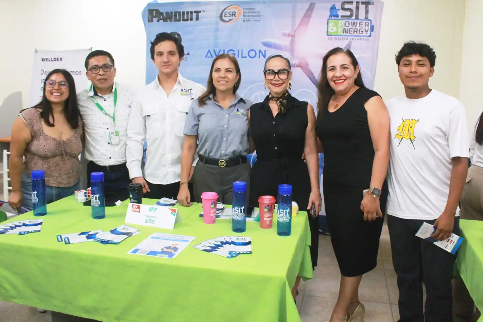 Inicio 2da. expo estadias inglic utem 2025 (2)