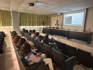 Estudiantes Delfines fortalecen sus conocimientos en el Simulador Arancelario de la UTeM simulador arancelario (4)