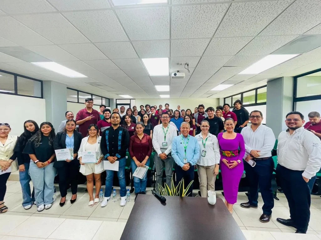 Egresadas y egresados de Ingeniería en Química comparten su experiencia profesional con estudiantes de la UTeM egresadas y egresados de ingeniería en química comparten su experiencia profesional con estudiantes de la utem