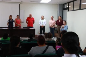 Estudiantes de la UTeM reciben equipos del programa ColiBeca Computadoras estudiantes de la utem reciben equipos del programa colibeca computadoras 2