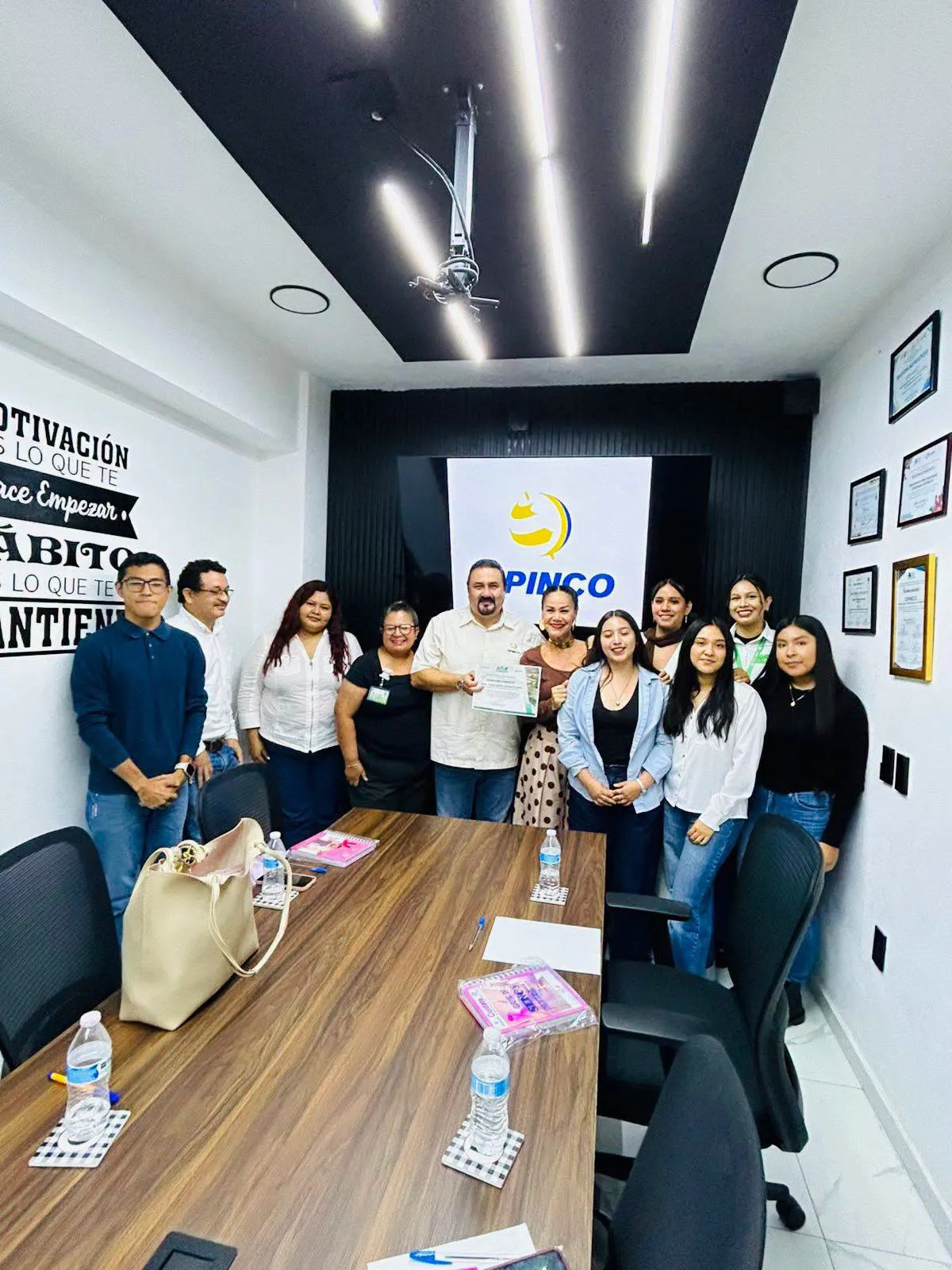 Inicio estudiantes del programa delfín fortalecen su formación en el sector logístico y portuario de manzanillo 2