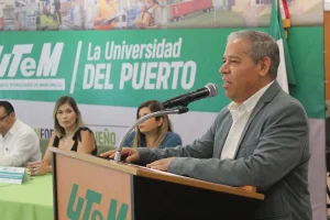 utem entrega títulos profesionales a egresadas y egresados de química y gastronomía 2