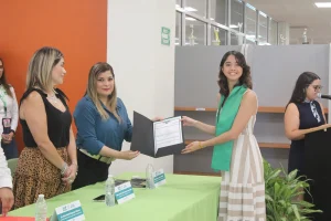utem entrega títulos profesionales a egresadas y egresados de química y gastronomía 7