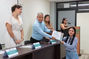 UTeM reconoce el esfuerzo académico con la entrega de becas del cuatrimestre mayo-agosto 2026 utem reconoce el esfuerzo académico con la entrega de becas del cuatrimestre mayo agosto 2026 9